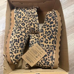 BearPaw Shorty Exotic